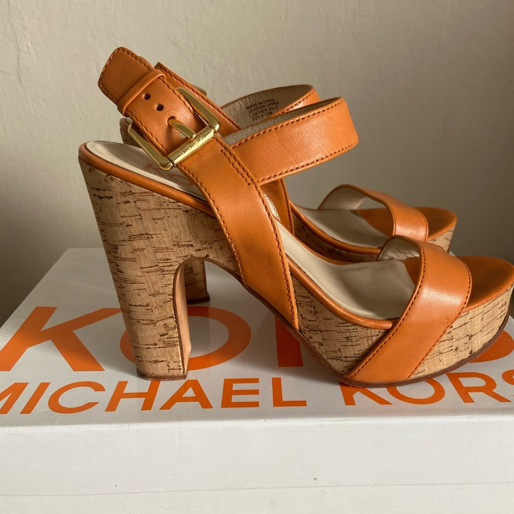 Michael Kors platforms 8.5